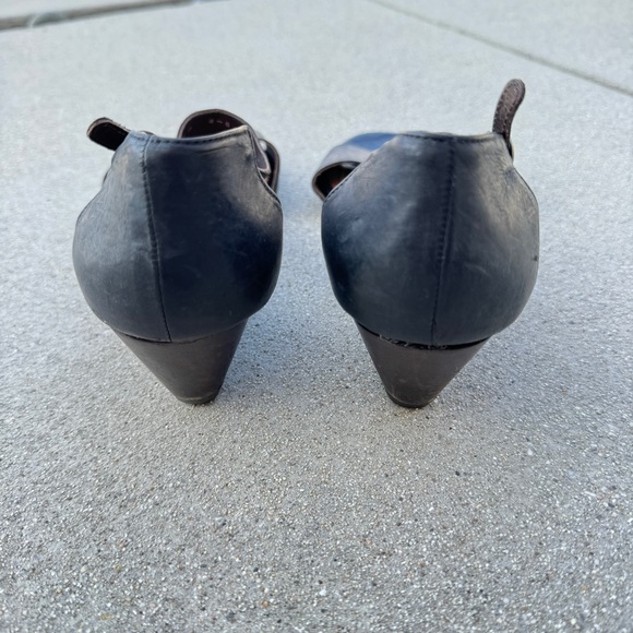 COCLICO sandal wedges sandals black leather t-strap low heels women’s shoes 9 - Picture 9 of 10